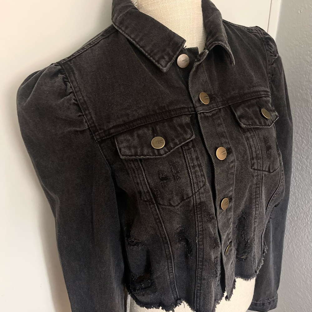 Womens Forever 21 Distressed cropped Denim Jacket - Picture 6 of 8